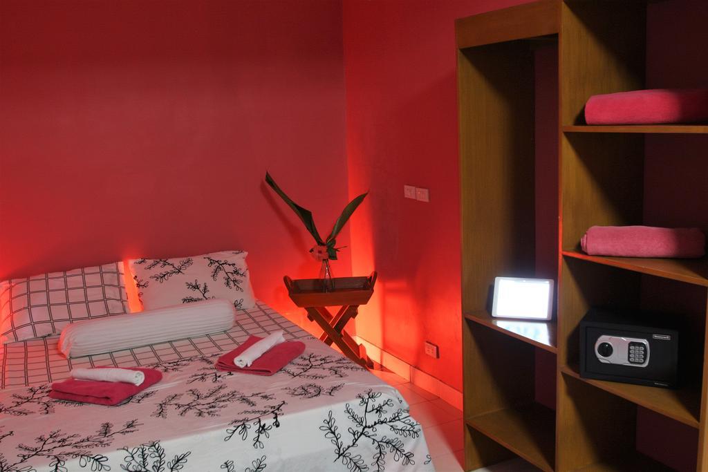 Blue Bamboo Hotel Balabag  Pokój zdjęcie