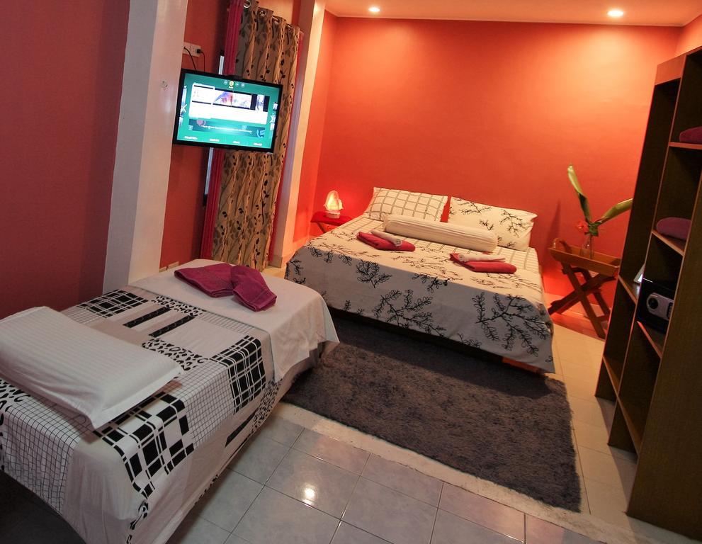 Blue Bamboo Hotel Balabag  Pokój zdjęcie