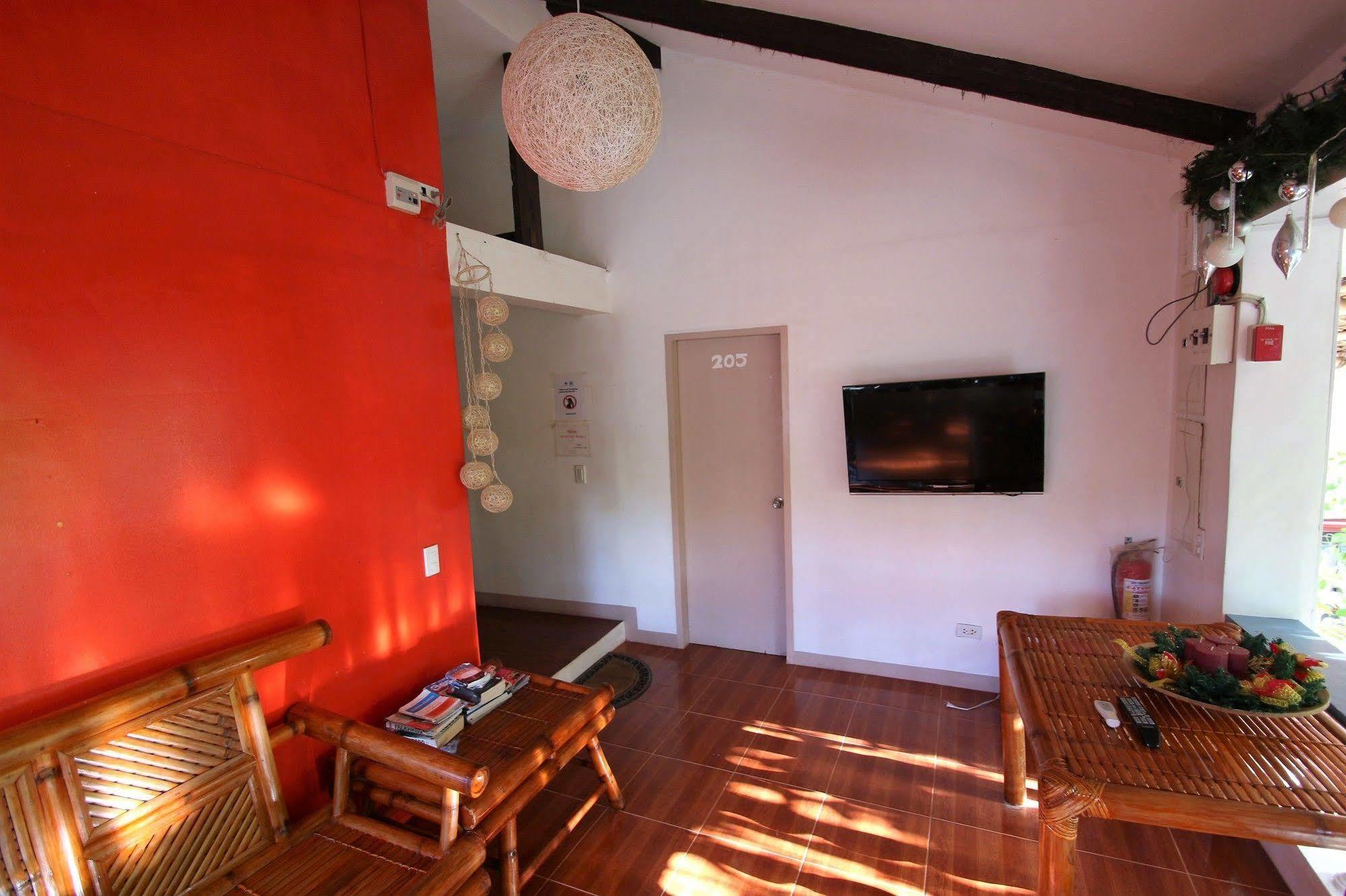 Blue Bamboo Hotel Balabag  Zewnętrze zdjęcie